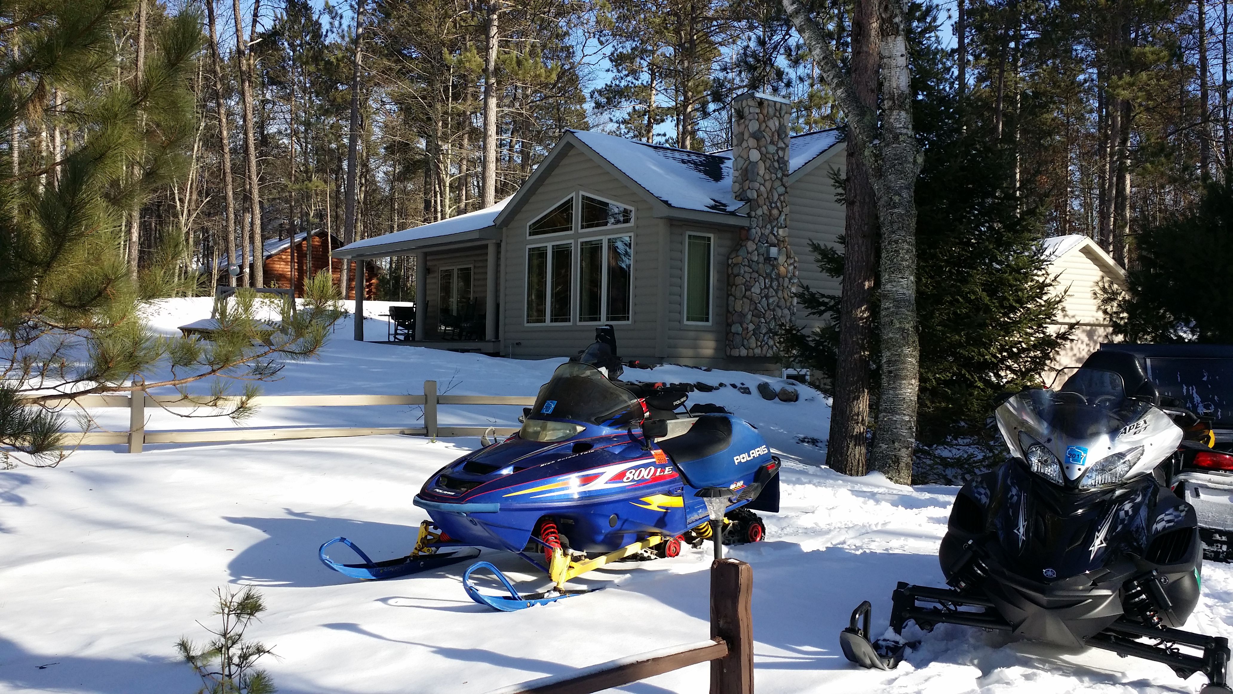 Winter friendly! Plenty of parking for sleds, trucks & trailers